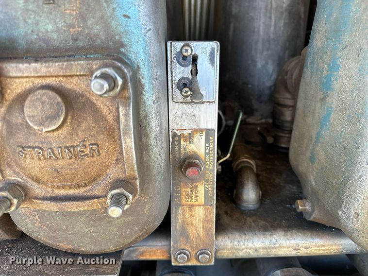 image for item OM9766 2004 Freightliner  FL70 fuel truck