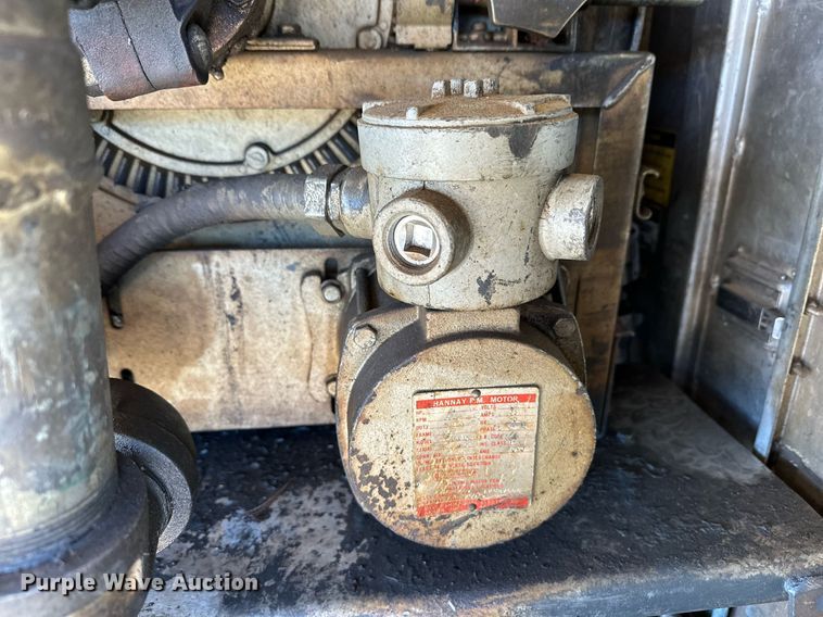 image for item OM9766 2004 Freightliner  FL70 fuel truck