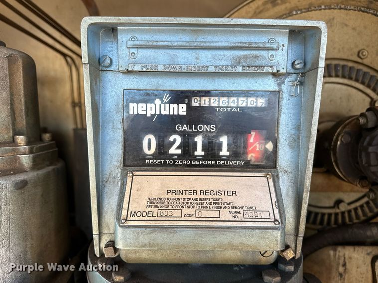 image for item OM9766 2004 Freightliner  FL70 fuel truck