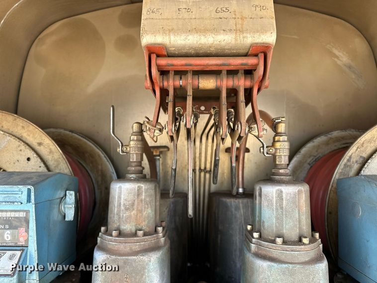 image for item OM9766 2004 Freightliner  FL70 fuel truck