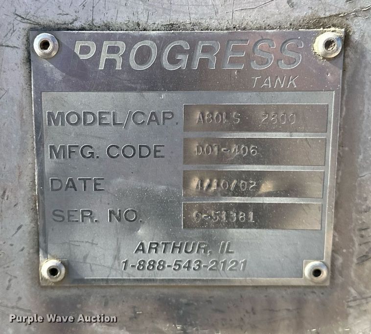 image for item OM9766 2004 Freightliner  FL70 fuel truck