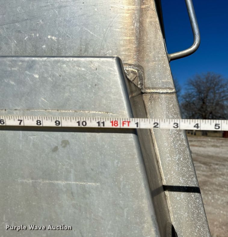 image for item OM9766 2004 Freightliner  FL70 fuel truck