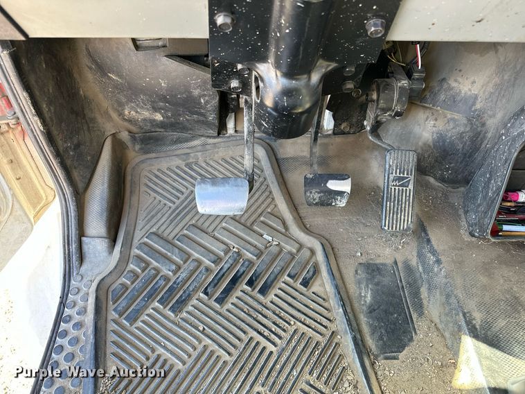 image for item OM9766 2004 Freightliner  FL70 fuel truck