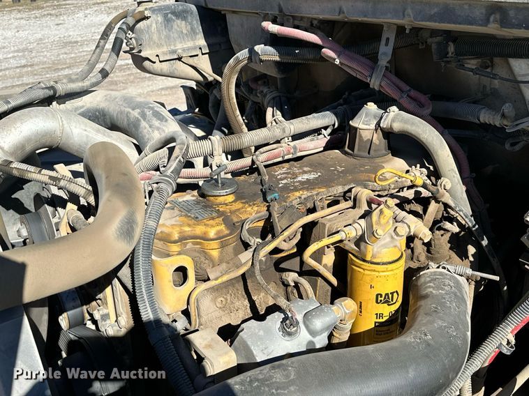 image for item OM9766 2004 Freightliner  FL70 fuel truck