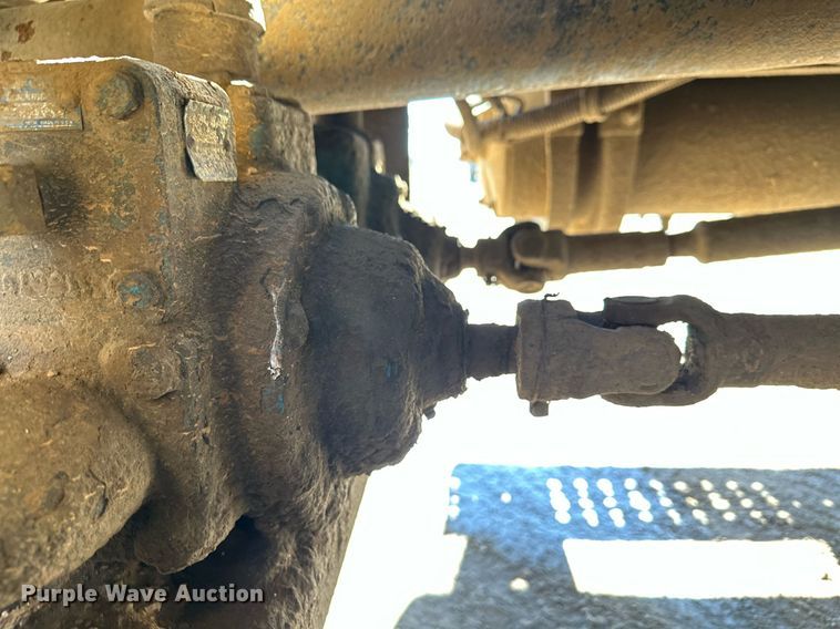 image for item OM9766 2004 Freightliner  FL70 fuel truck