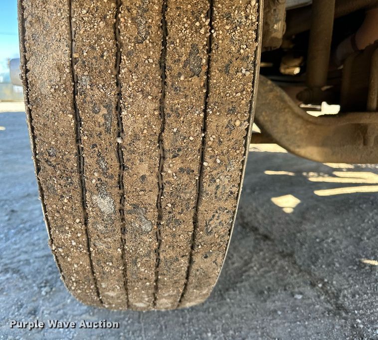 image for item OM9766 2004 Freightliner  FL70 fuel truck