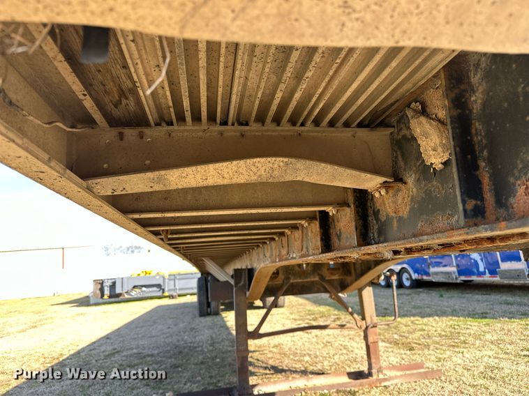 image for item OM9823 2000 Transcraft flatbed truck