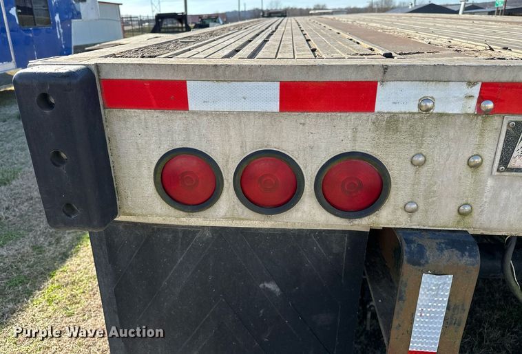 image for item OM9823 2000 Transcraft flatbed truck