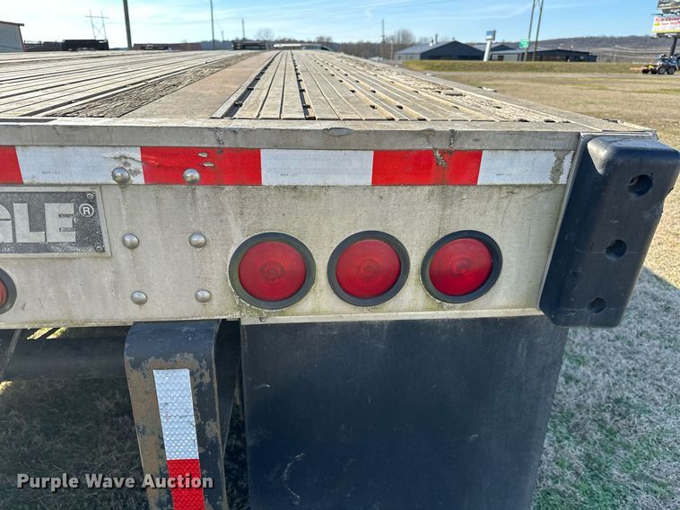 image for item OM9823 2000 Transcraft flatbed truck