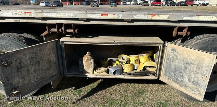 image for item OM9823 2000 Transcraft flatbed truck