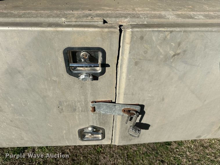 image for item OM9823 2000 Transcraft flatbed truck