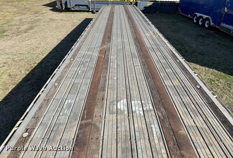 image for item OM9823 2000 Transcraft flatbed truck