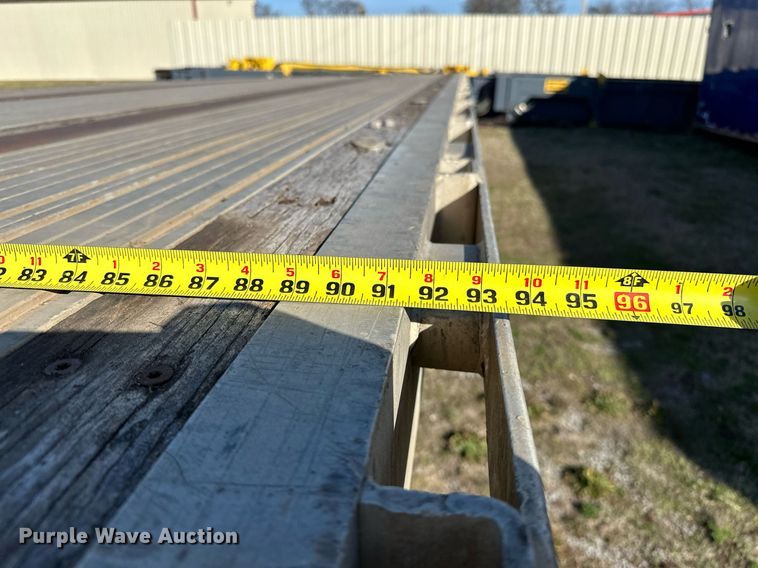 image for item OM9823 2000 Transcraft flatbed truck