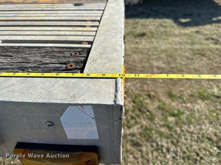 image for item OM9823 2000 Transcraft flatbed truck