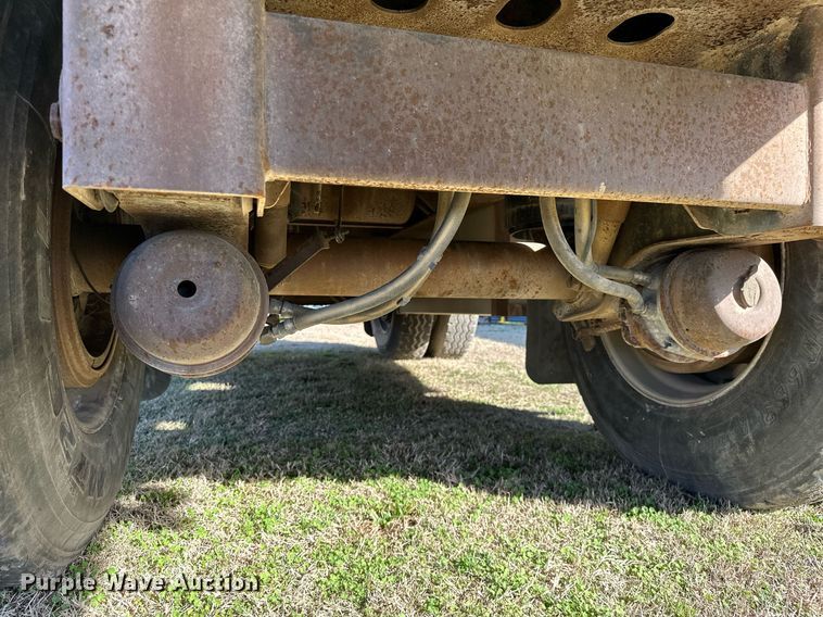 image for item OM9823 2000 Transcraft flatbed truck