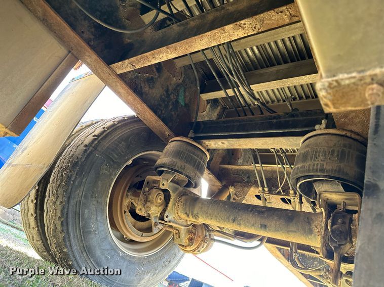 image for item OM9823 2000 Transcraft flatbed truck