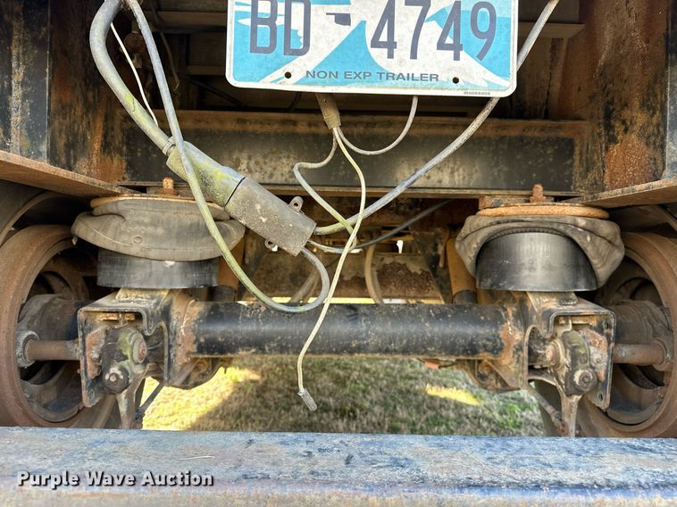 image for item OM9823 2000 Transcraft flatbed truck