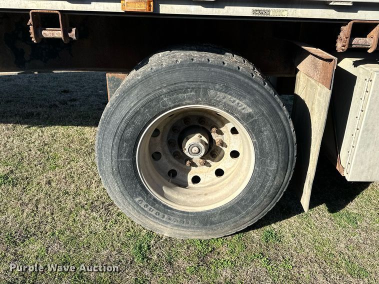 image for item OM9823 2000 Transcraft flatbed truck