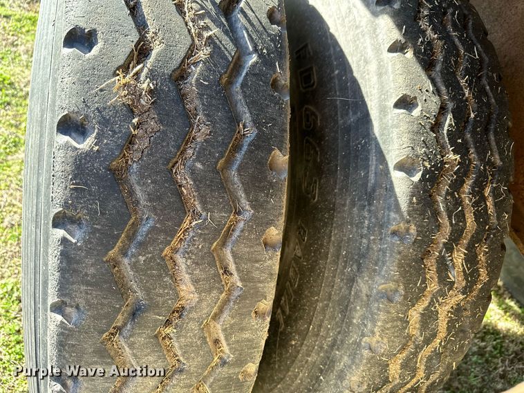 image for item OM9823 2000 Transcraft flatbed truck