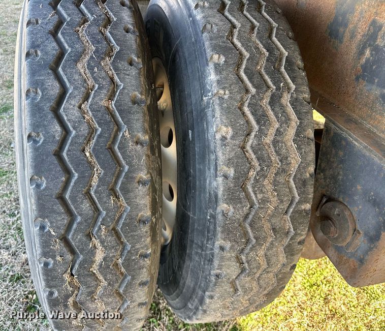 image for item OM9823 2000 Transcraft flatbed truck