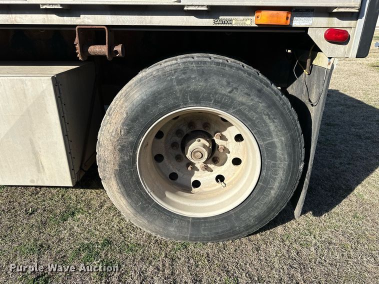 image for item OM9823 2000 Transcraft flatbed truck