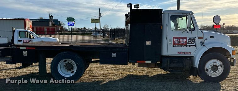 image for item OM9824 1998 International  4700 flatbed truck