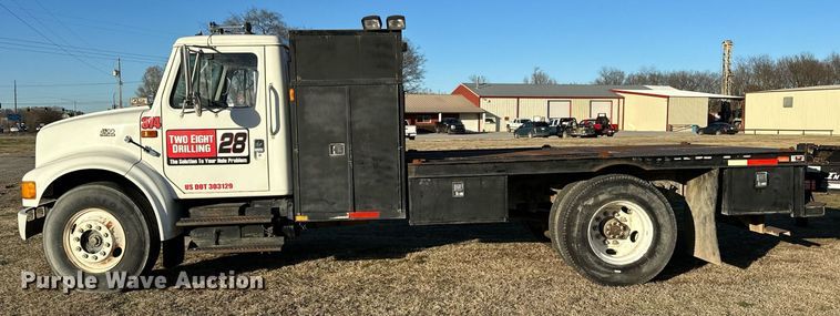 image for item OM9824 1998 International  4700 flatbed truck