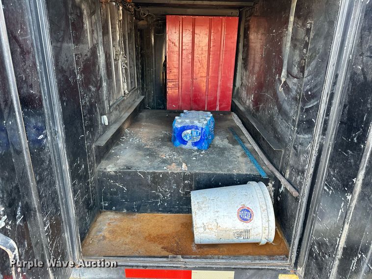 image for item OM9824 1998 International  4700 flatbed truck