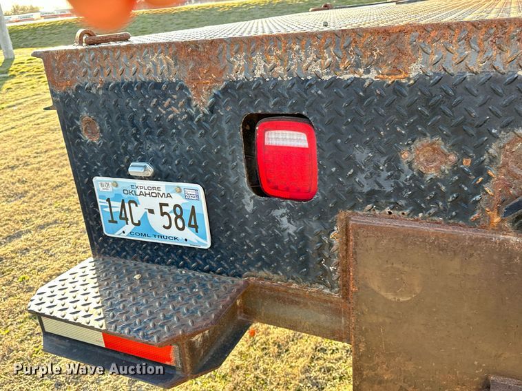 image for item OM9824 1998 International  4700 flatbed truck