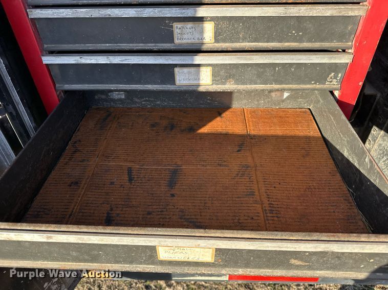 image for item OM9824 1998 International  4700 flatbed truck