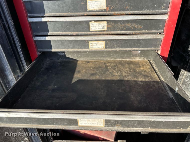 image for item OM9824 1998 International  4700 flatbed truck