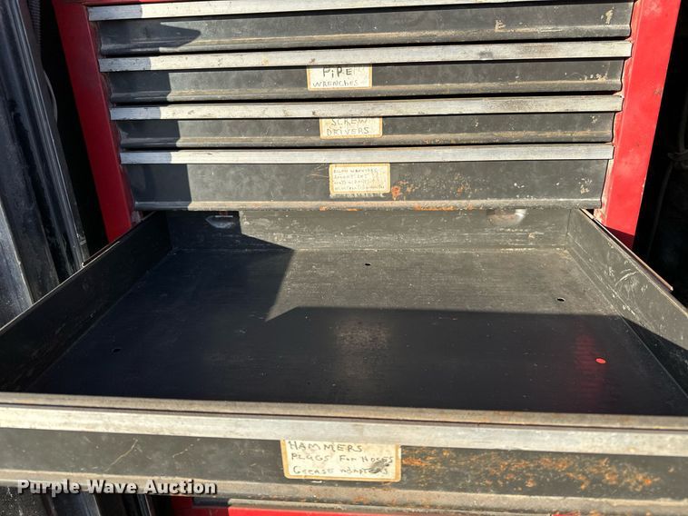 image for item OM9824 1998 International  4700 flatbed truck