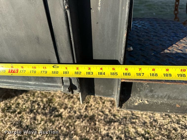 image for item OM9824 1998 International  4700 flatbed truck