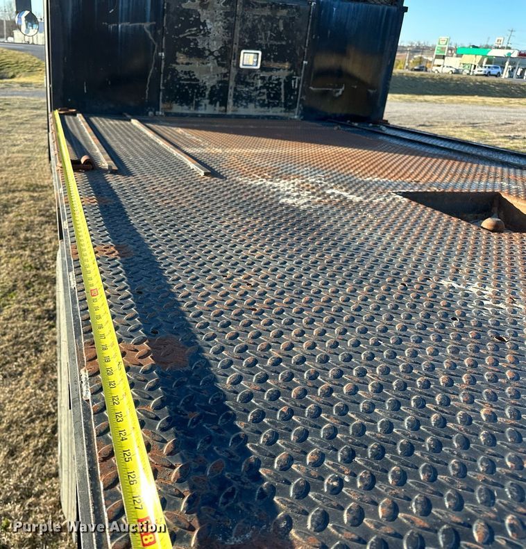 image for item OM9824 1998 International  4700 flatbed truck