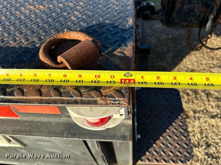 image for item OM9824 1998 International  4700 flatbed truck