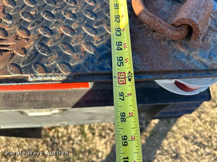 image for item OM9824 1998 International  4700 flatbed truck