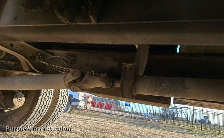 image for item OM9824 1998 International  4700 flatbed truck