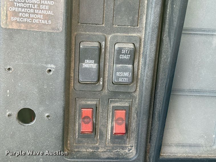 image for item OM9824 1998 International  4700 flatbed truck