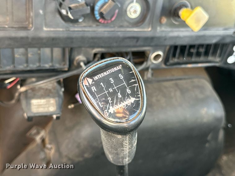 image for item OM9824 1998 International  4700 flatbed truck