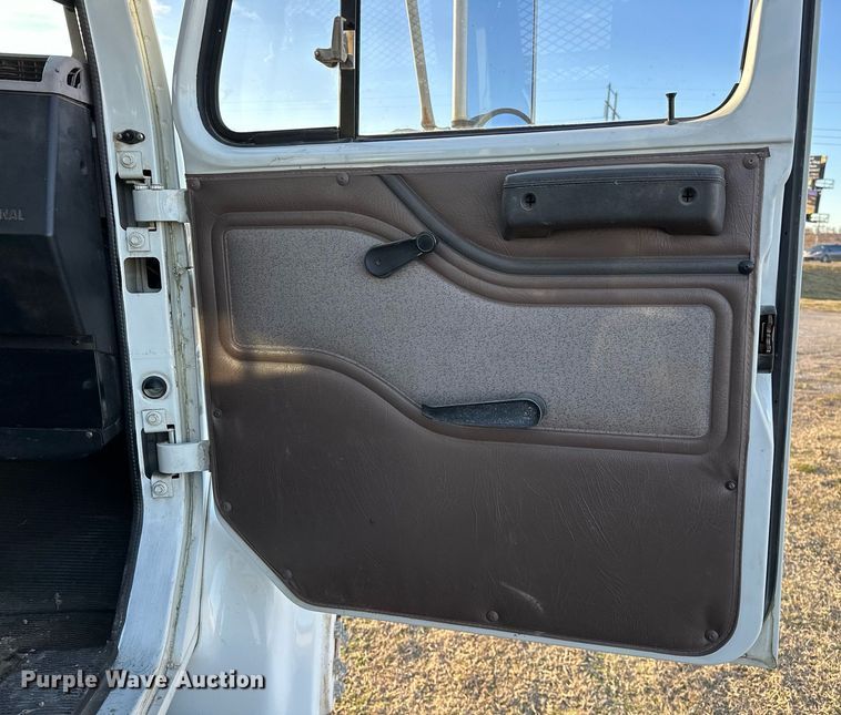 image for item OM9824 1998 International  4700 flatbed truck