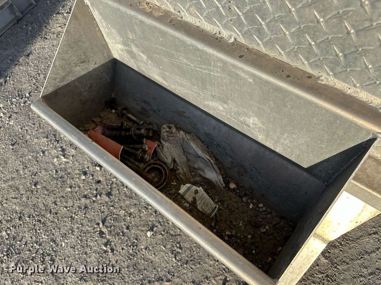 image for item OM9844 (2) headache racks