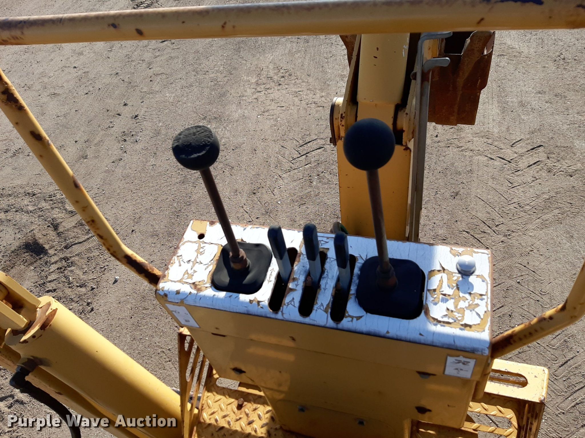 2000 Vermeer V8550A vibratory cable plow in Wichita, KS | Item