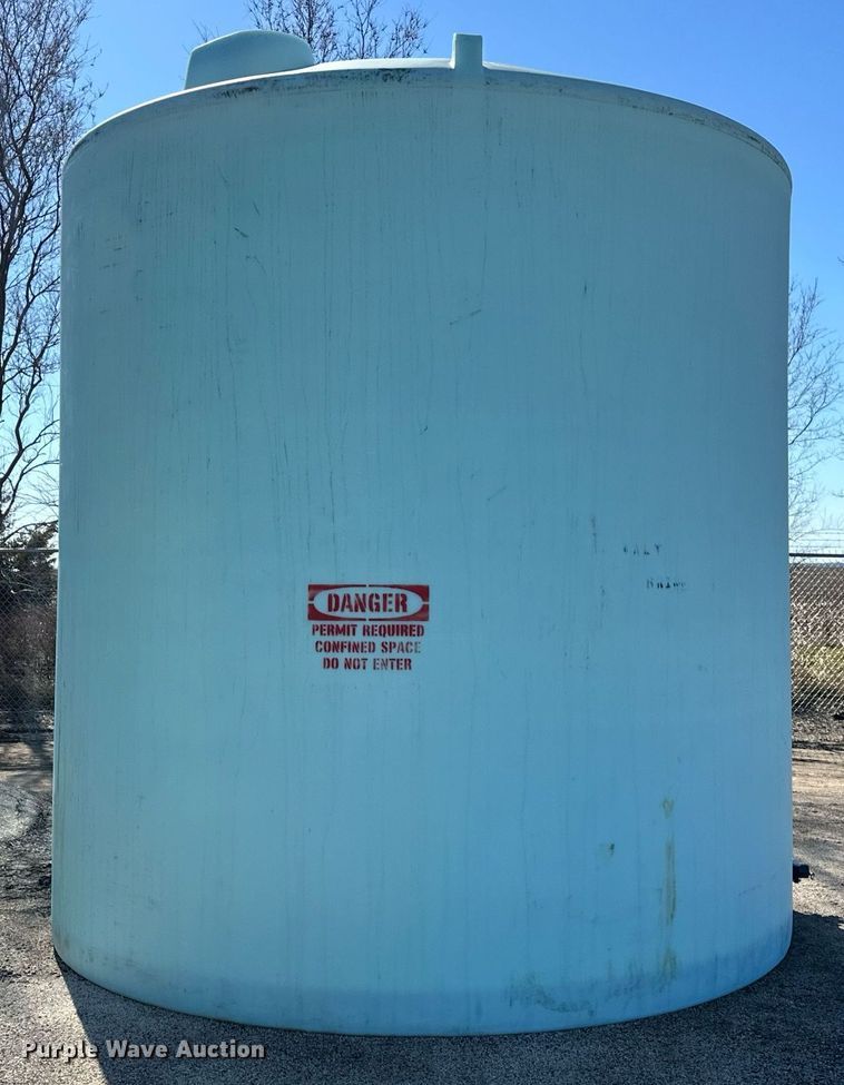 image for item DJ6233 Sprayer Specialties salt brine poly storage tank