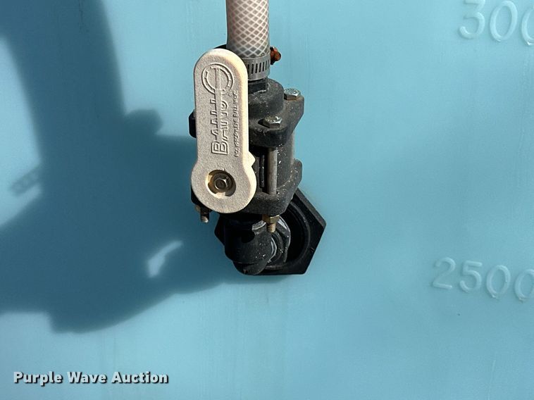 image for item DJ6233 Sprayer Specialties salt brine poly storage tank