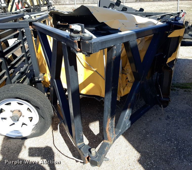 image for item DP2588 2004 Trinity TMA9000 crash attenuator