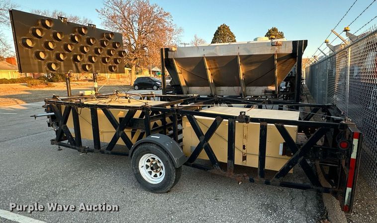 image for item DQ6209 2008 Energy Absorption Systems Safe-Stop TMA9000 crash attenuator