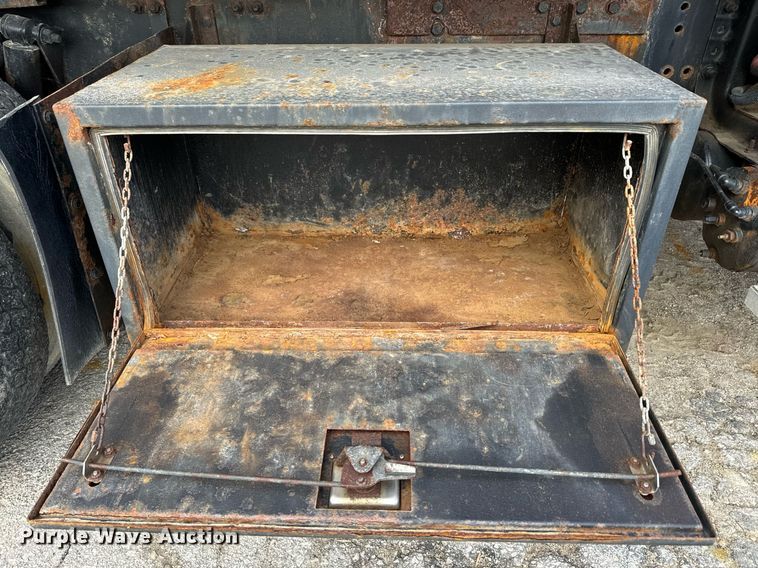 image for item DQ6213 2006 Sterling LT7500 dump truck