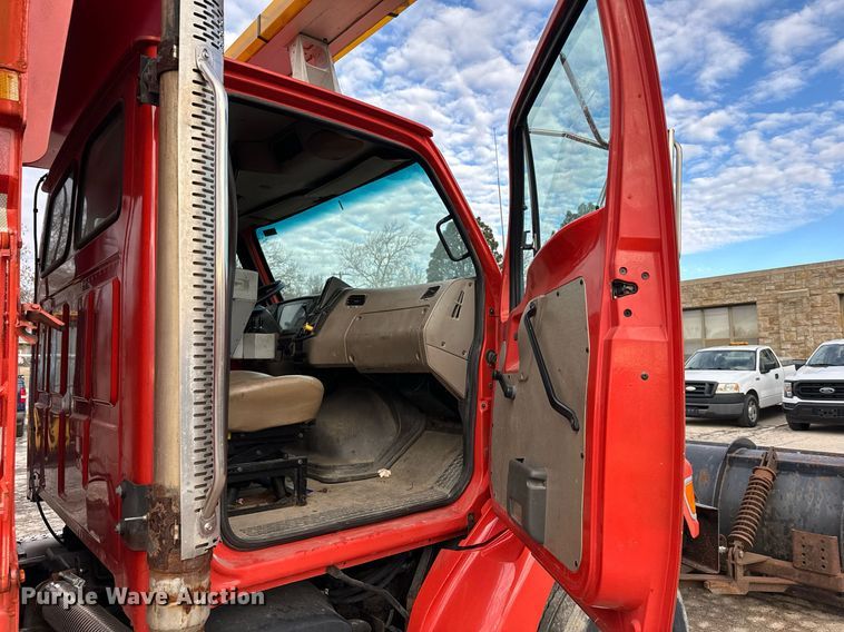 image for item DQ6213 2006 Sterling LT7500 dump truck