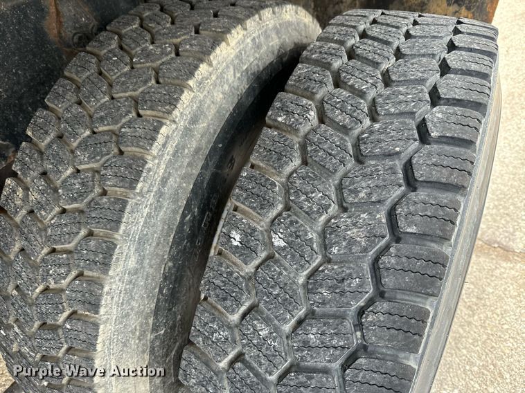 image for item DQ6213 2006 Sterling LT7500 dump truck