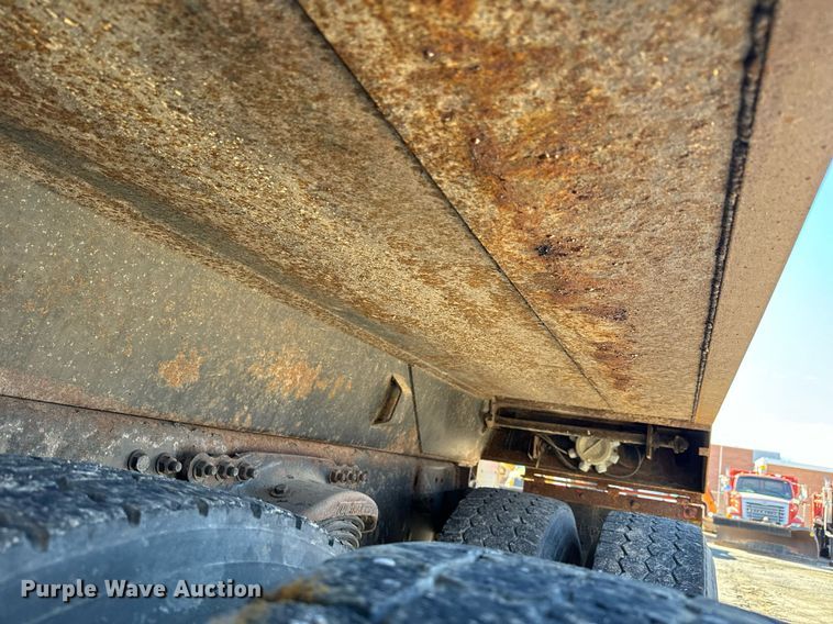 image for item DQ6214 2005 Sterling LT7500 dump truck